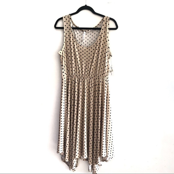 NY Collection Dresses & Skirts - NWT NY collection tan dress with black polkadots
